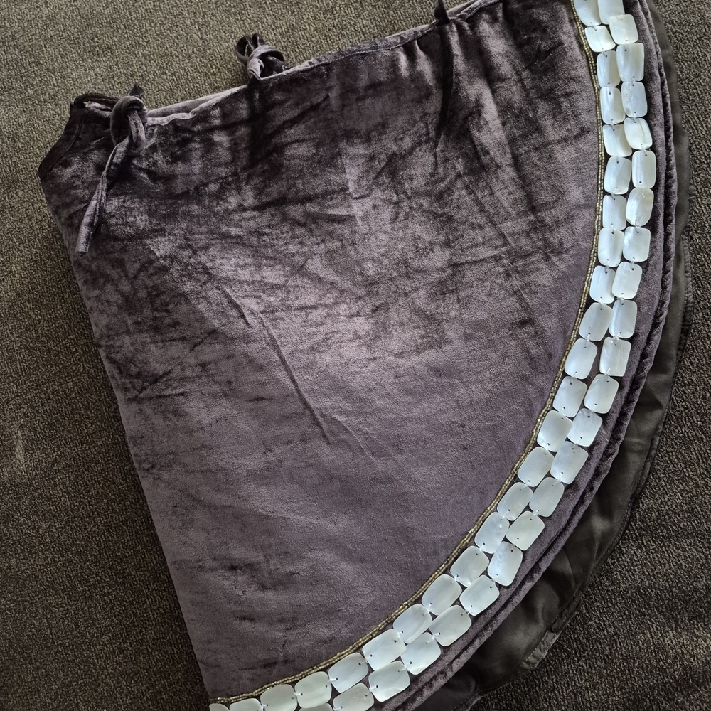 Elegant Brown Tree Skirt and Stocking Set - Picture 9 of 12
